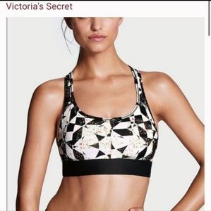 Victoria's Secret Women's "The Player" Racerback Sports Women' Bra/ Size…